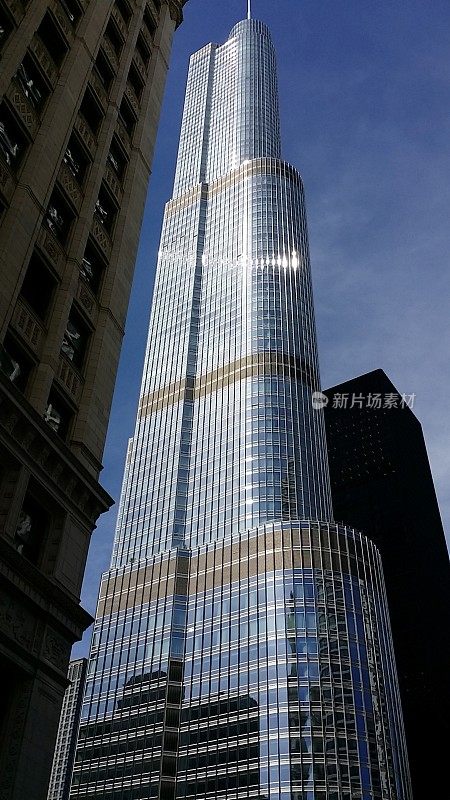 伊利诺伊州芝加哥的特朗普大厦(Trump Tower)。